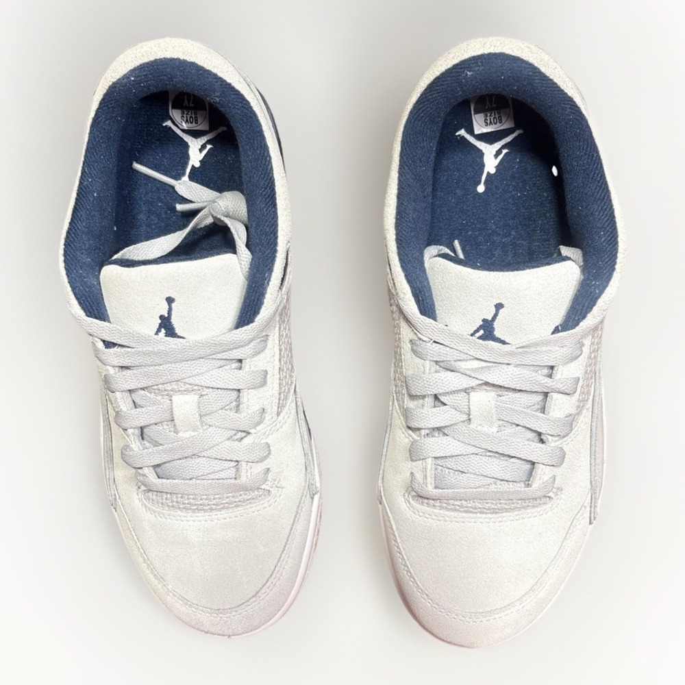 Jordan Flight Court In Size 7 Youth - Picture 2 of 7